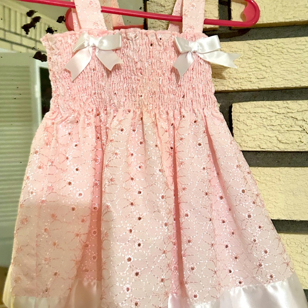 Bonnie baby, pink eyelet, white satin ribbons and a crop pant! Adorable 🥰